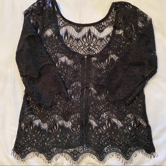 MATERIAL GIRL Black Lace Top - Picture 2 of 3